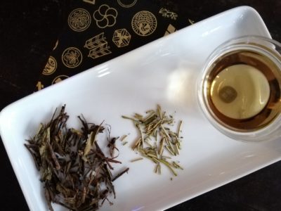 Hôjicha, un thé vert pour les amateurs de café (mais pas que)